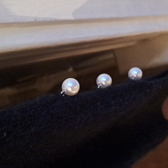 Rachel Parcell size L scalloped neckline pearl detail black sweater - Picture 4 of 6